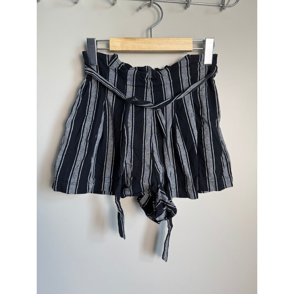 Forever 21 Striped Paperbag Waist Shorts S Black White Tie Front Coastal Summer